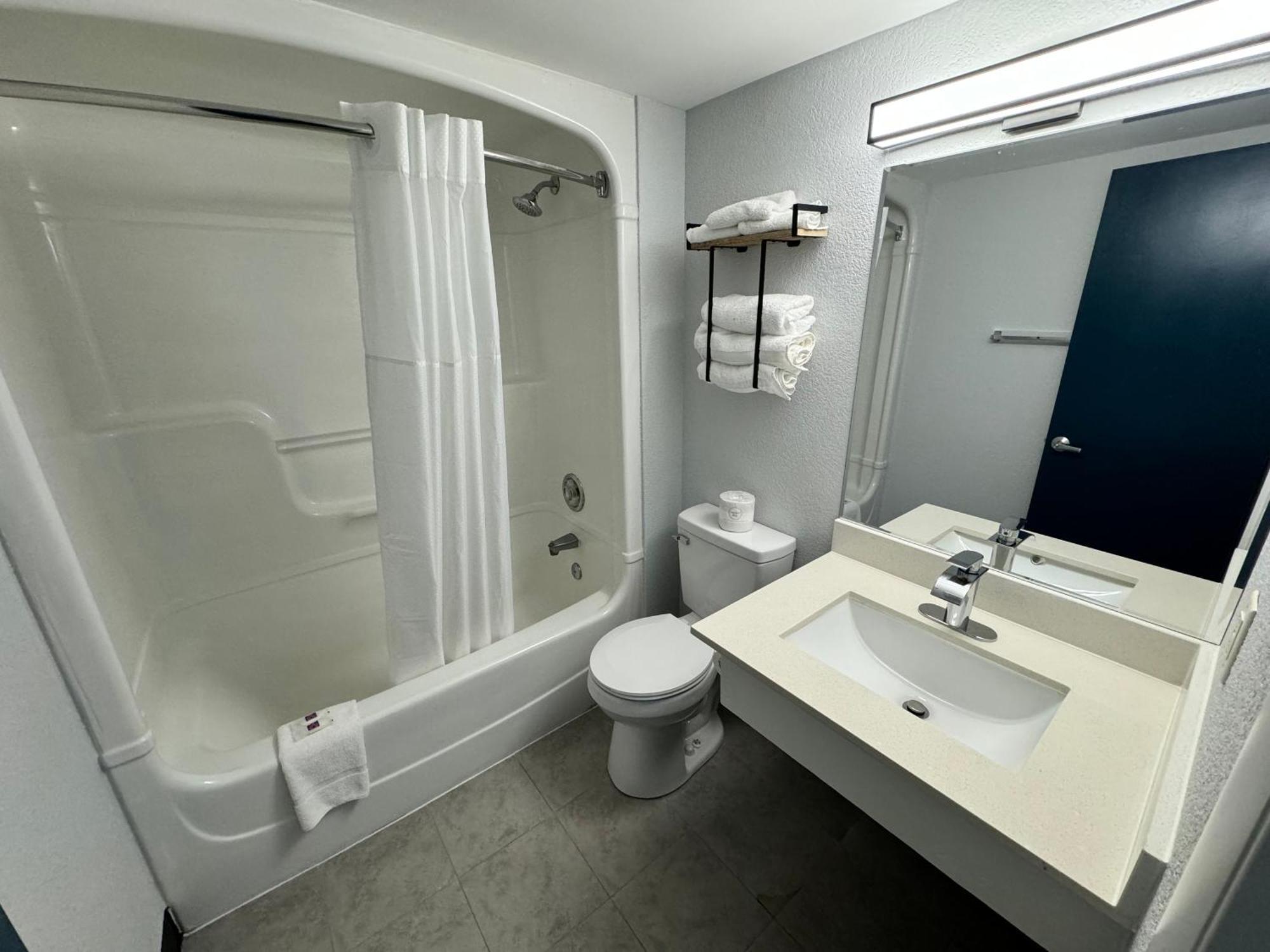 Studio 6 Suites East Syracuse Airport Экстерьер фото